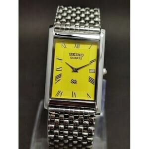 Vintage Style Seiko Quartz Mens Silver Watch & Yellow accents W/ Metal Strap